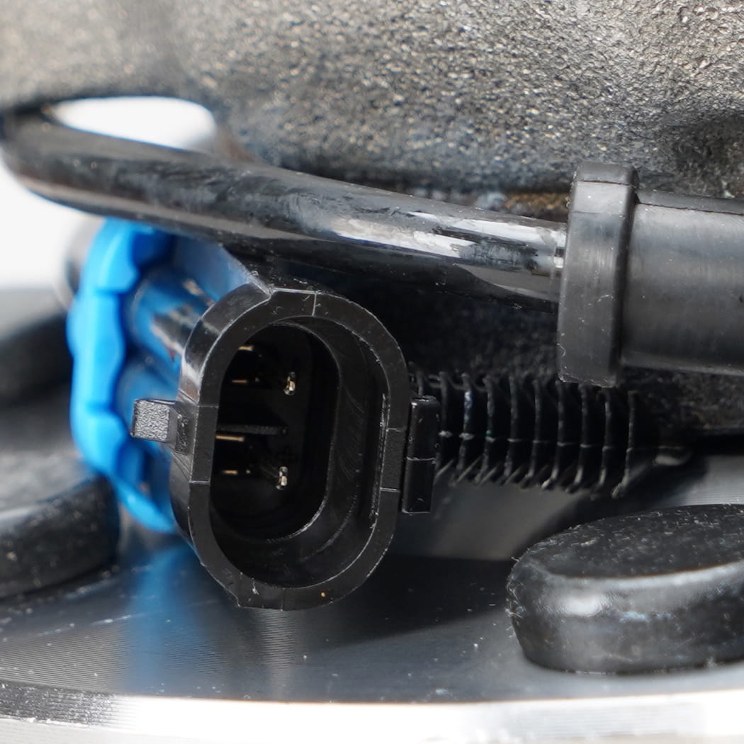 Hanhub 515086 Első kerék agy és csapágy-szerelvény, amely kompatibilis a Chevy Avalanche 2500 Silverado 1500 HD Classic Silverado 2500 Silverado 2500 HD Classic Suburban 2500 Sierra 1500 HD Classic Sierra 2500 Sierra 2500 HD Classic Yukon XL 2500 BR930626 FW786 15064670 15112409